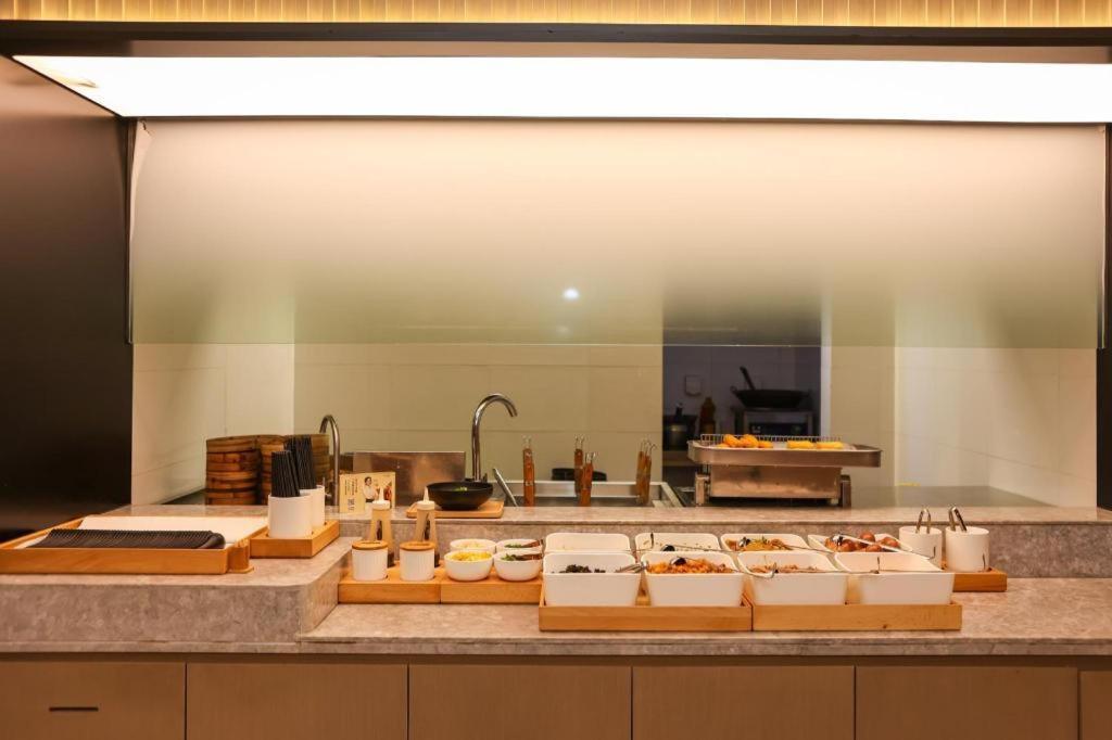 Ji Hotel Shanghai Xujiahui Zewnętrze zdjęcie
