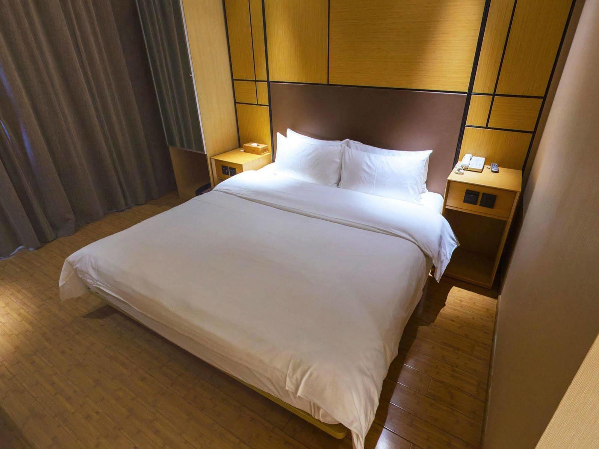 Ji Hotel Shanghai Xujiahui Zewnętrze zdjęcie